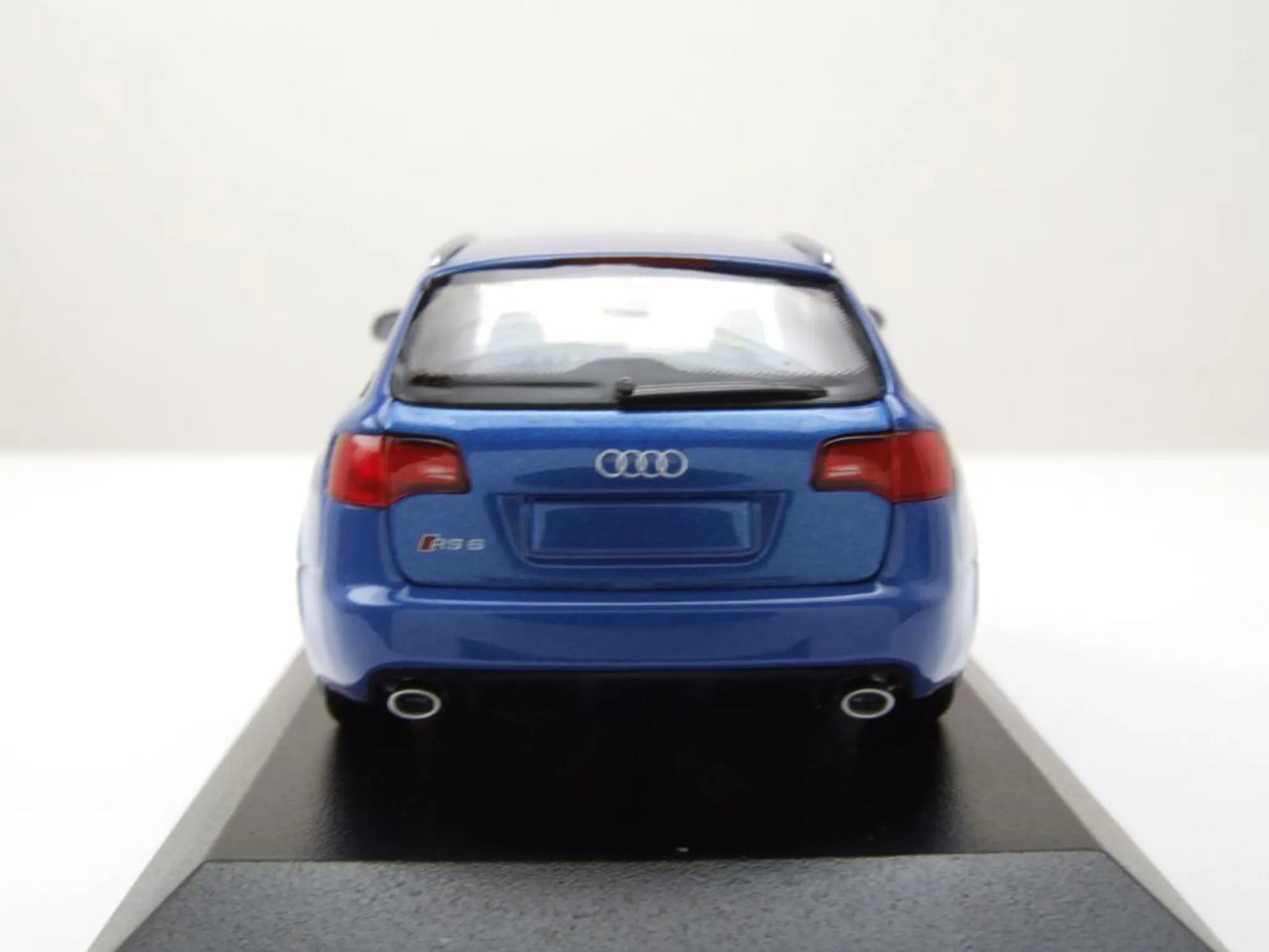 Audi RS6 Avant Estate 2007 blue metallic 1:43